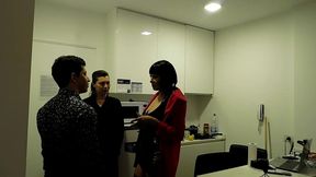 con mi amiga , una noche de trabajo cualquiera con un cliente 1 parte, el resto lo podes seguir viendo en x videos red ( no te lo pierdas )
