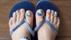 Dolce Amaran wiggling and spreading her juicy toes, in close FOR MOBILE DEVICES - TOES - SPREADING - WIGGLING - NAILS - BBW - FLIP FLOPS - MATURE - CLOSE UP - POV - PASTEL COLOR PEDICURE