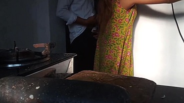Indian saali ki apni jiju ke sath ghapaghap video