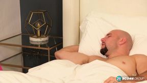 MILF Keli Richards loves getting her ass smashed in doggy style