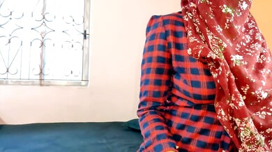 Married wife in floral scarf cheats with rough backdoor love on the bed