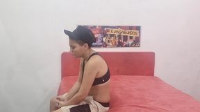sapatao branca dando cu.