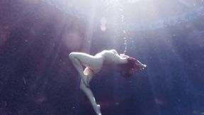 Ethereal Nude Underwater Modeling BTS with Raven Lynette