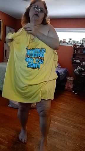 Putting on My Blue lemon boy shorts and rest of my outfit for today!