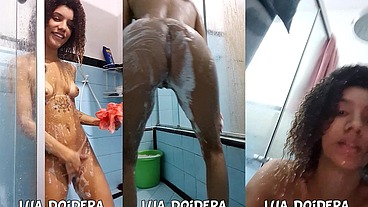 Eu tomando banho gravei me exibindo e dançando sem o Jr saber