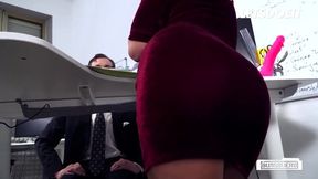 Victoria Pure's Office Affair: Secretary Delivers a Hot Blowjob to Her Boss