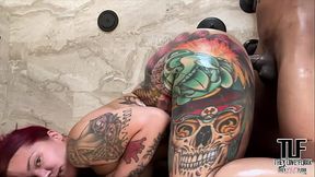 THICK TATTED WIFE GETS FUCKED IN SHOWER