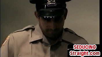 Amateur str8 police officer sucked by gaydaddy thief