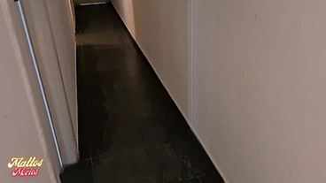Depois de dar pro anão tomei banho com ele e ele continuou de pau duro