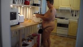 Jen is baking nude