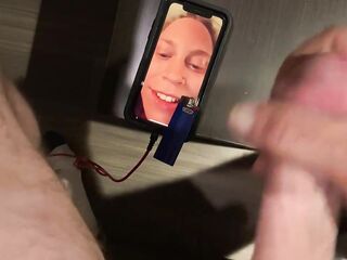 Online joi while traveling and this playgirl want to see my big wang