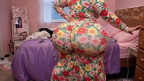 Big Ass Girl in Floral Dress Twerking Seductively for Her Secret Lover