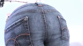 Is Lisa a upcoming porn star?