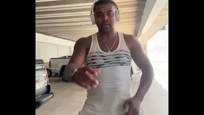 Moreninho safado rebolando pr&oacute_s cria