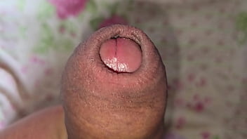 FODI O MEU AMIGO E O MARIDO DELE ESTAVA NA SALA VENDO TV