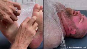 MyFriendsFeet: Tommy Bearhama gets mummified and sniggers with soles kittles