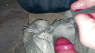 Klip rumahan POV seorang pria gay kulit putih keturunan Asia amatir yang menyetubuhi pantatnya sendiri.