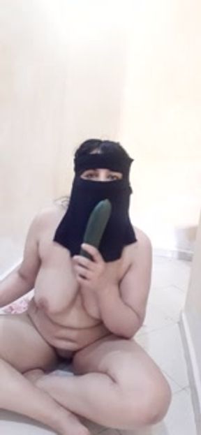 بزازلي وطبوني سخون طرمة بغيت لي يوسعهالي بزبو لكبير احح شاعلة فيا لعافية