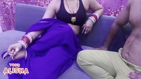 Alisha Ne Hilaate Hue Dekh liya aur Phir Khud Chudwaane Lagi...