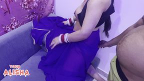 Alisha Ne Hilaate Hue Dekh liya aur Phir Khud Chudwaane Lagi...