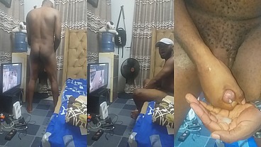 Twerking my dimple waist and eating my fresh cum milk