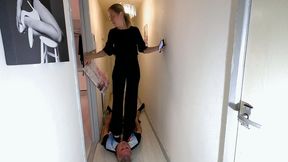 Danielle's Hallway Trample 7 (4K)