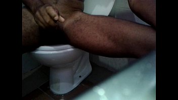 Uma punheta bem gostosa