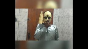 Fez carnaval no banheiro