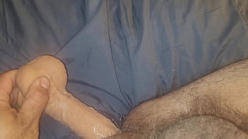 Mastubandome como una puta con dildo