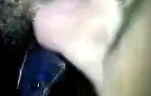 Il avale du jus de rebeu