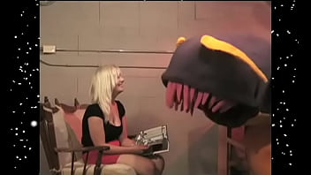 La Vore Girl News 8/19/14 - Lacey Wilde &amp_ Lilly Von Monster