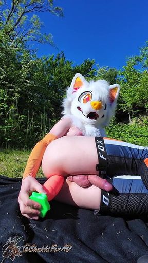 Horny Twink Uses Carrot in His Hole
