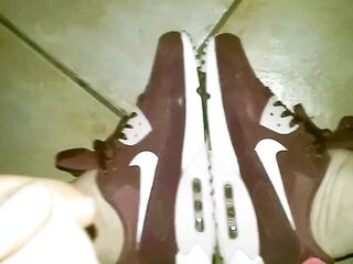 Elisabeths Air Max 90 getting tutored to be greater amount comfy