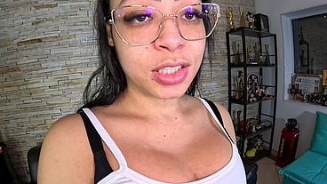 Rossando e fodendo aos pingos de vela com meu plug anal