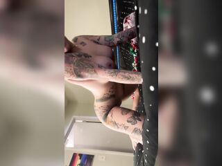 Large tit gf Lola Maverick teases and plays in couch