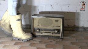 Old historical Radio under Christins Cofra Wellies