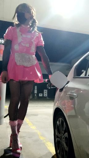 Sissy pumps gas and got scared