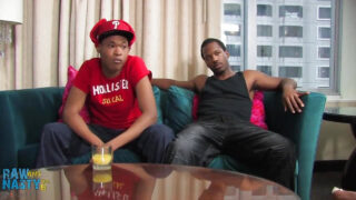 ออรัลเซ็กส์, ผิวดำ, ไม่สวมถุงยางอนามัย, เฟเชียล, เลีย – หนุ่มสมัครเล่น นิค ออมนิ ชายผิวดำ ถูกกระทำทางทวารหนักโดยไม่สวมถุงยางอนามัย