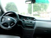 第一次一個人去麵包車試一試脫褲子自摸陰莖，有點緊張。覺得感覺一般般。