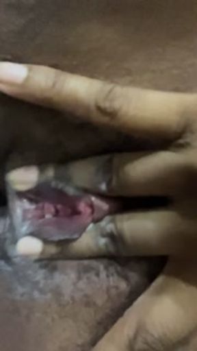 I can't resist the urge to touch myself🤤💦