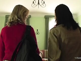 Lucy and Arwen get their vaginas pumped in a hardcore trio