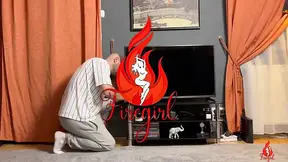 Hot milf squirts while seducing a construction worker