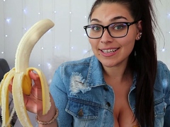 Brunette Solo Webcam Masturbation