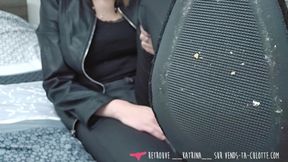 Vends-ta-culotte - Submissive and humiliation session for submissive man with a young French dominatrix