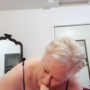 Sexy GILF Likes To Show Off