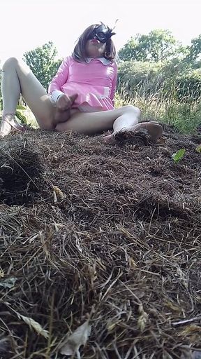 Sissy Lilly Wanking in the Field of Dreams
