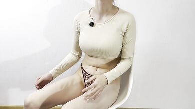 Hot blonde TEACHES FIRST SEX. HOW TO FUCK A PUSSY?