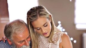 VIP4K. Older geography teacher plays with Czech teen Vinna Reed