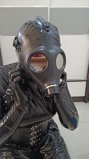 dildo deepthroat under the GasMask