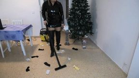Cleaning latex with a powerful vacuum cleaner a